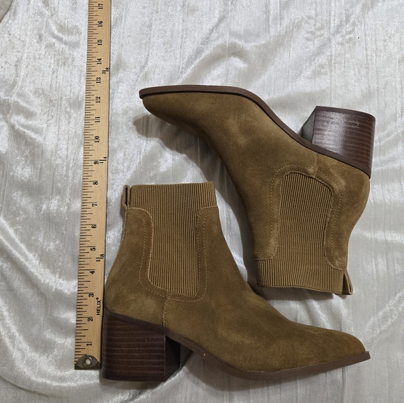 Elegant Tan Ankle Booties By Chelsea & Violet Size 8 NWOB! Never Worn! - Picture 5 of 9